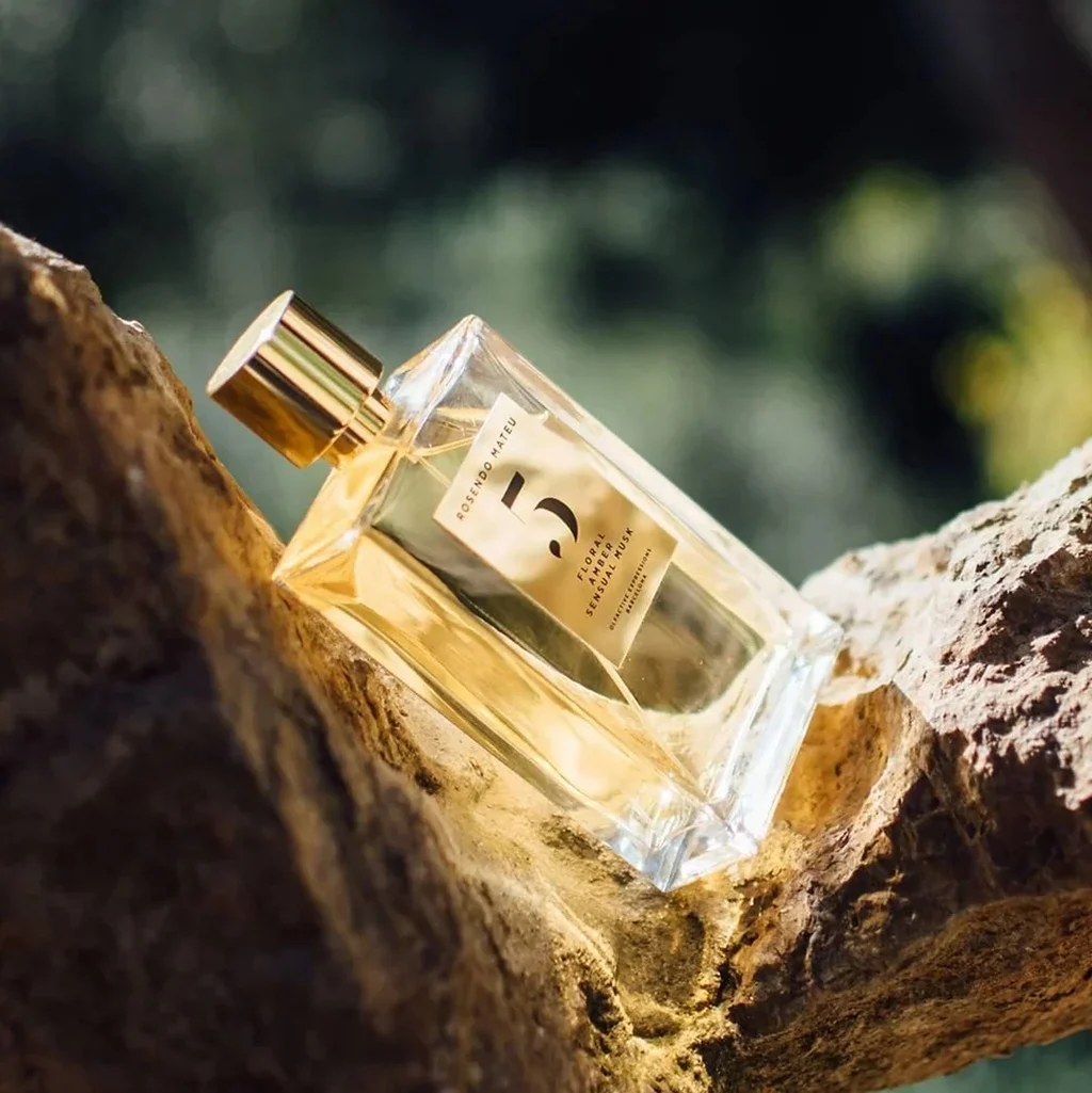 Rosendo Mateu No.5 Floral Amber Sensual Musk Unisex EDP, 100ml - Image 3
